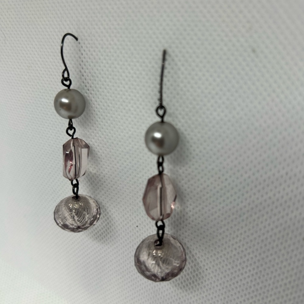 Grey Faux Pearl and Mauve‎ Faceted Glass Bead Drop Earrings Gunmetal Hooks